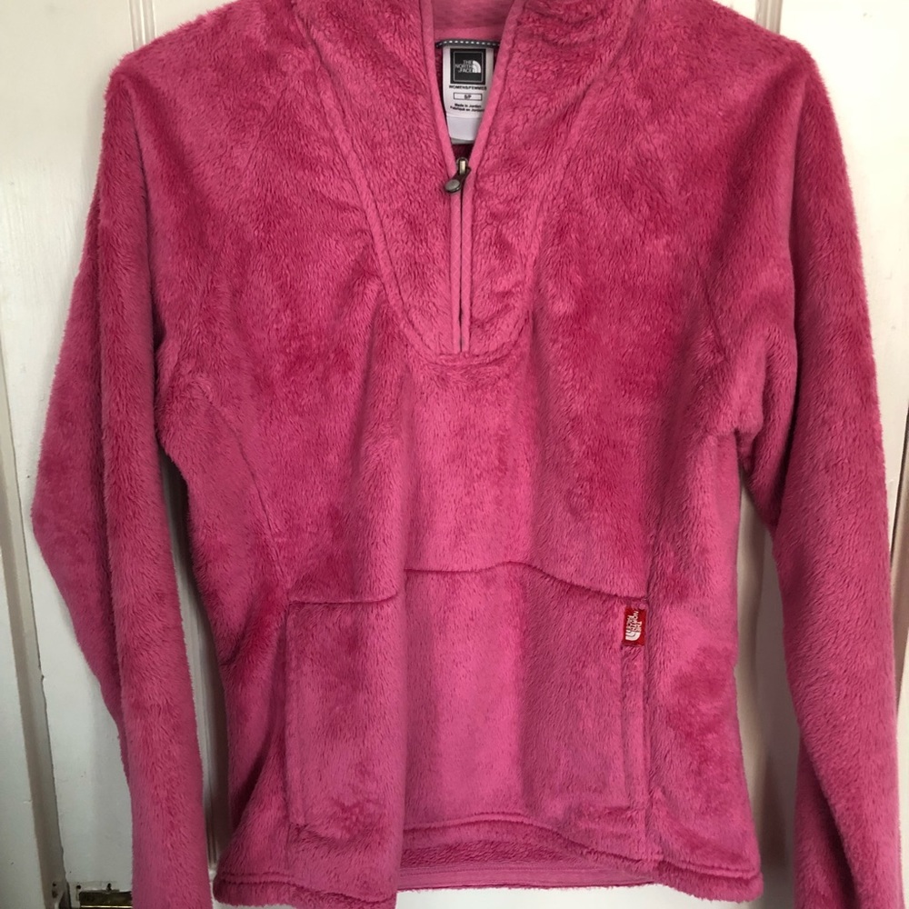 1/4 zip, kangaroo pocket, thick piled fleece.